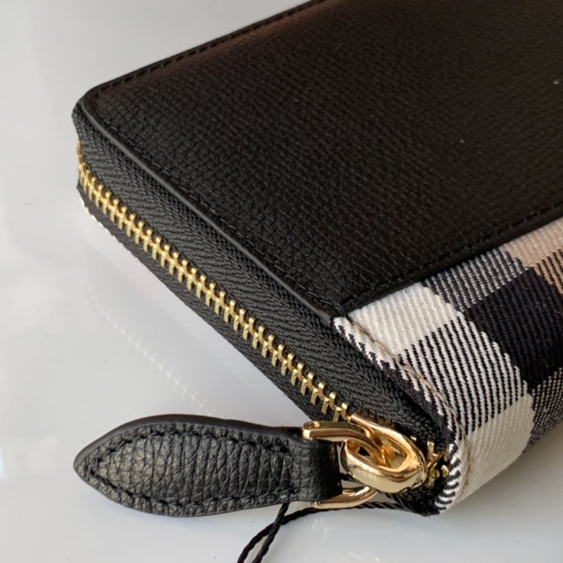 Bv*b*rry wallets